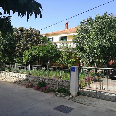 Apartmani Milka Pakoštane 外观 照片